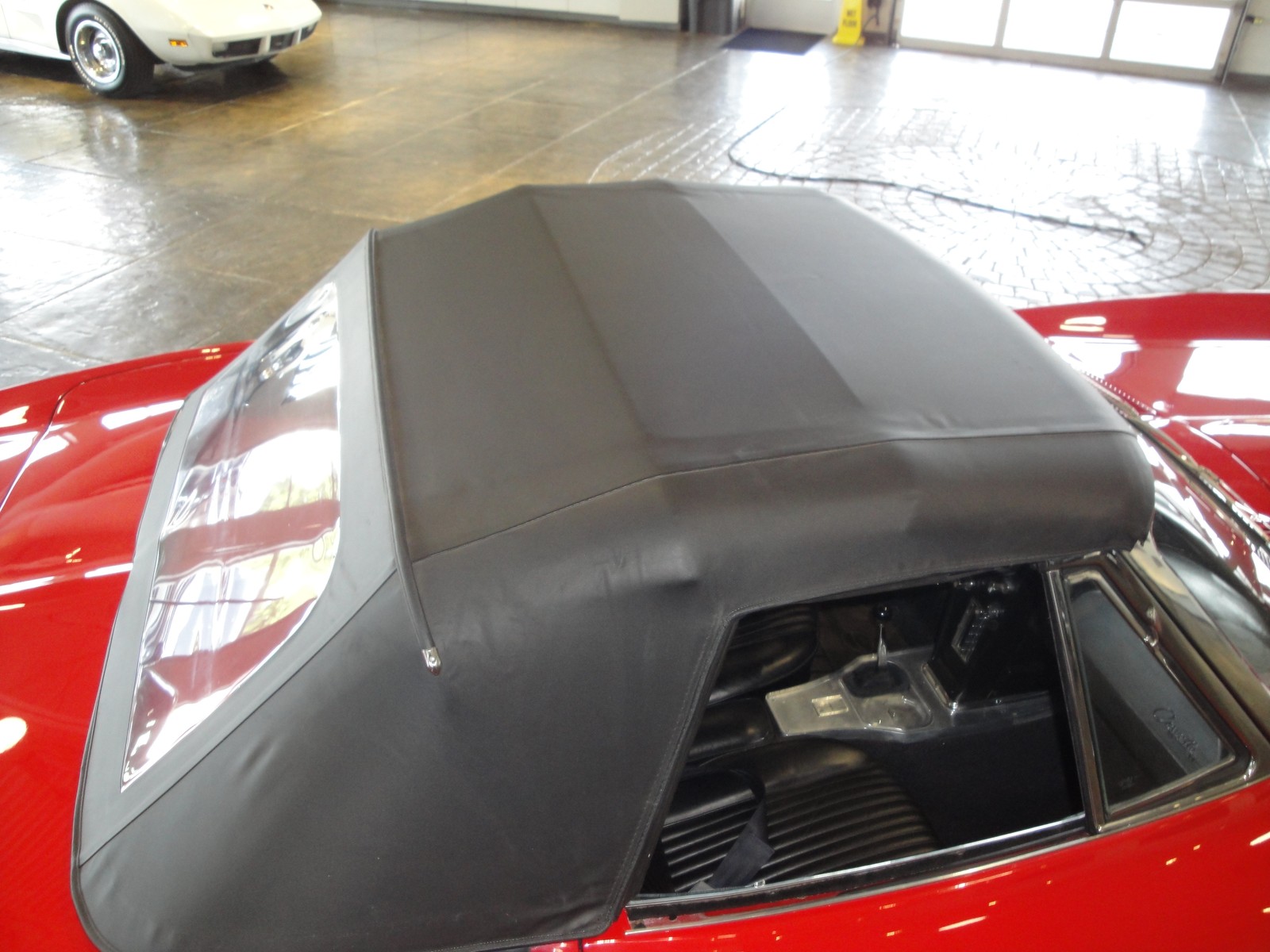 Capota de lona negra del Corvette Sting Ray 1963, detalle superior