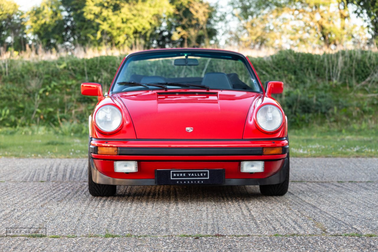 Porsche 911 SC Cabriolet 1983 rojo, vista frontal